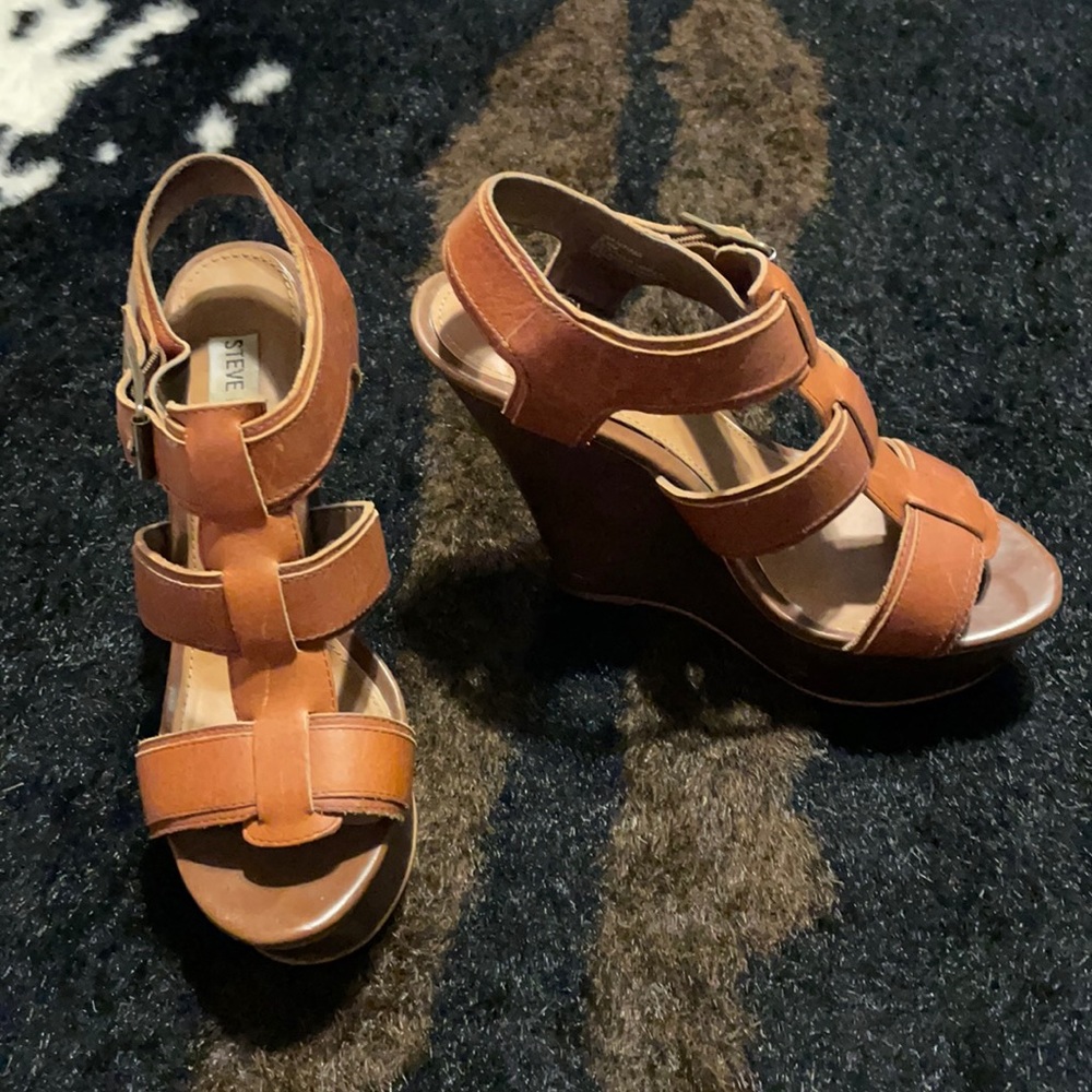 Steve Madden brown strappy wedges 6.5